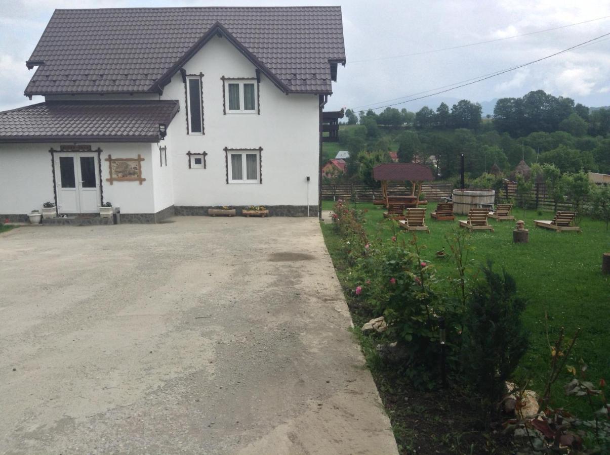 Elder Villa Bran  Buitenkant foto